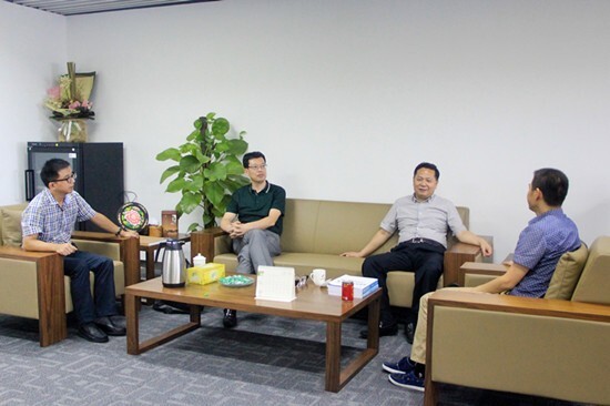 寧波市政府、市外經(jīng)貿(mào)局領(lǐng)導(dǎo)蒞臨我集團(tuán)調(diào)研考察